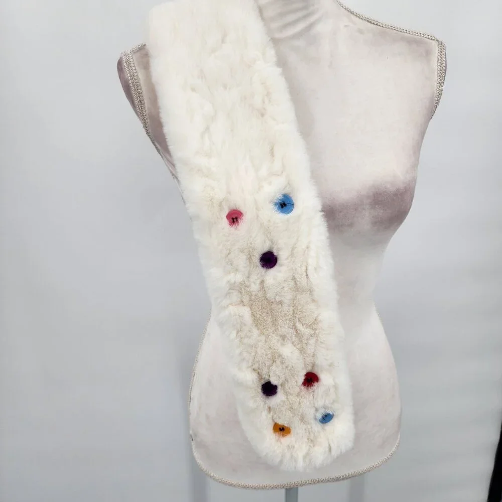 HALARA Cozy White Decorative Scarf NWT - Picture 7 of 8